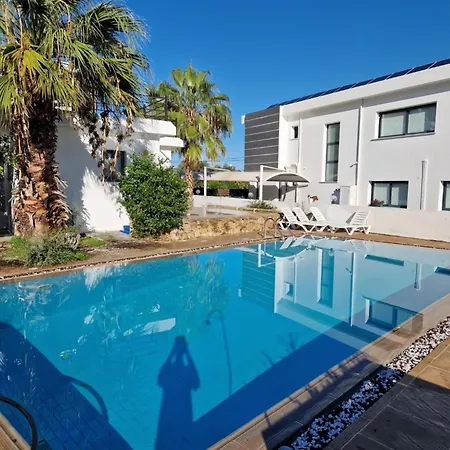 Ravine - 4 Bedroom * Kyrenia (Northern Cyprus)