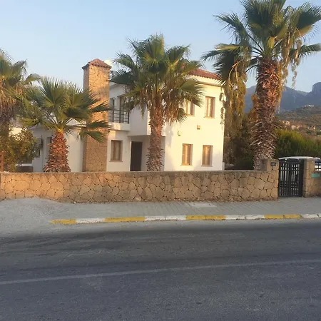 Villa Ravine - 4 Bedroom Kyrenia (Northern Cyprus)